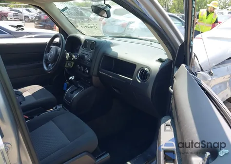 2017 Jeep Patriot Latitude Fwd z USA, uszkodzony, nr VIN 1C4NJPFB8HD103112